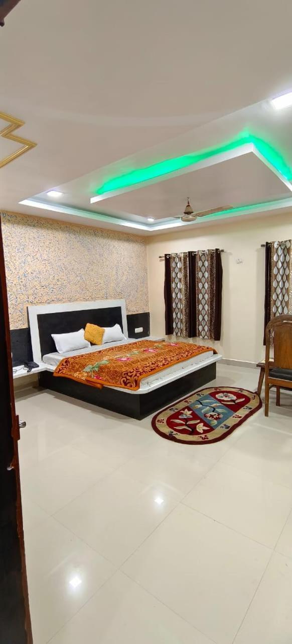 Kiran Collection Homestay *